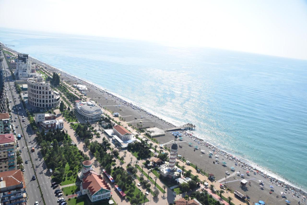 Heaven'S Palace Aparthotel Batumi Exterior foto